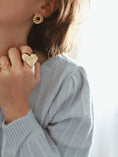 Charger l'image dans la visionneuse de la galerie, Colline - Maison SajesBoucles d'oreilleMaison Sajes